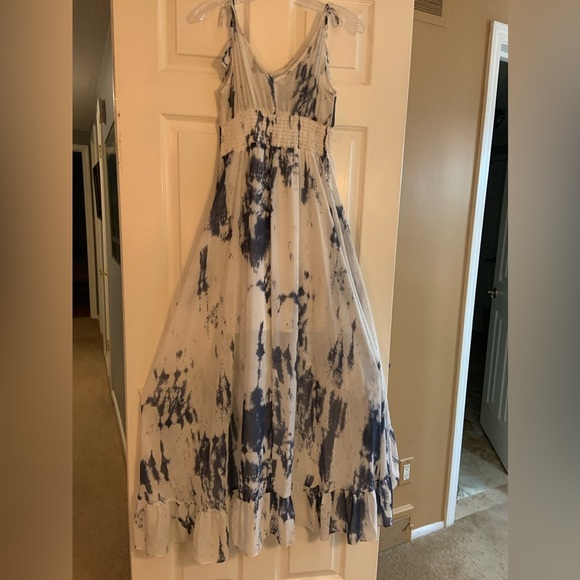 Guess Dresses & Skirts - Guess/light and flowing size S dress, blue and ivory